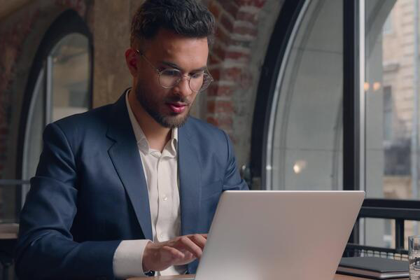 بیگ بلو باتن روی سرور اختصاصی؛ چرا استفاده از Dedicated بهتر است؟